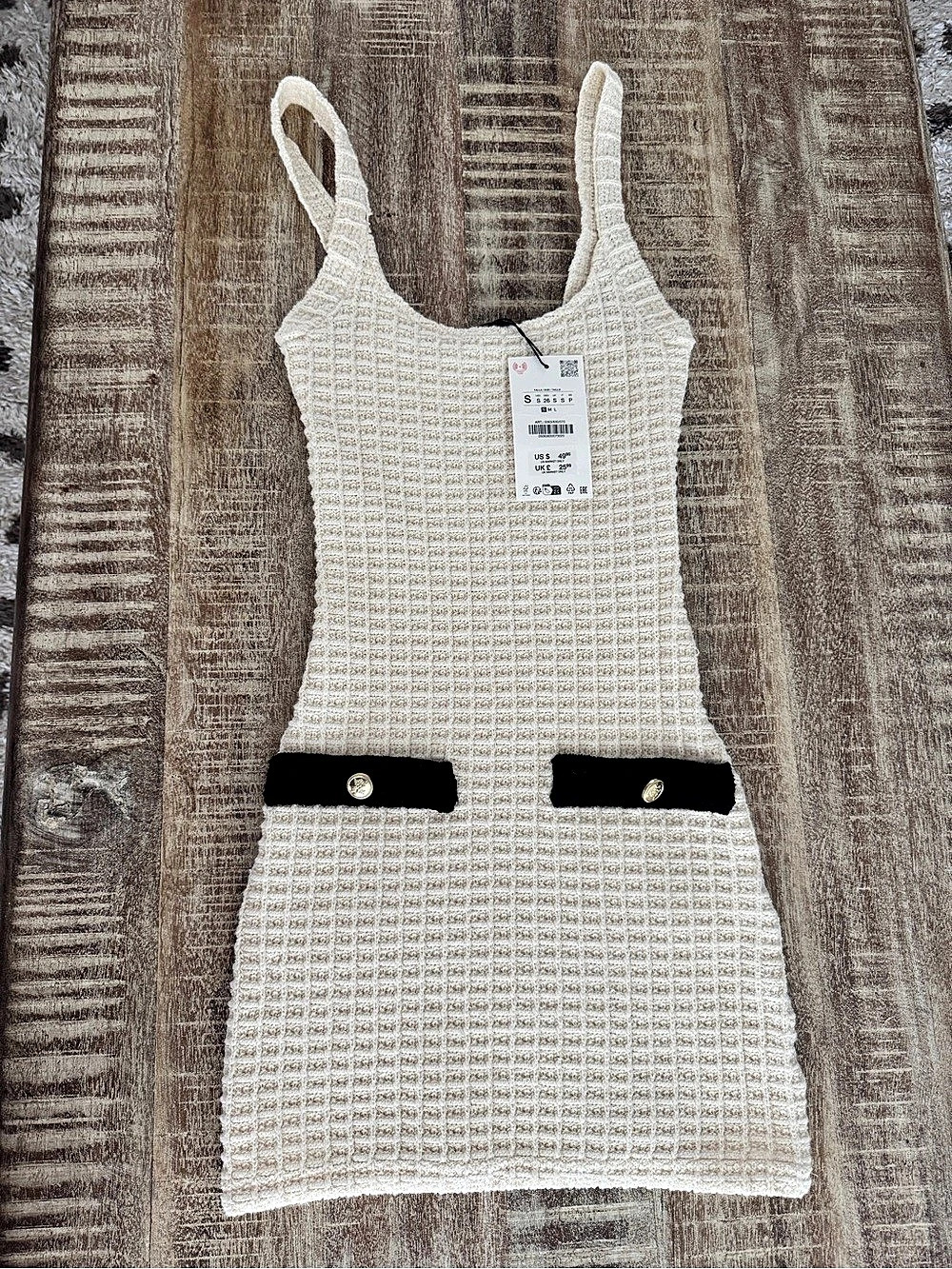 Zara Textured Knit Dress with Contrast Pockets White & Black. Size Small.